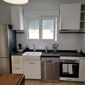 Con Wifi, Patio Y Garaje Privado Apartamento